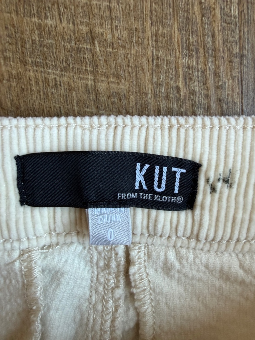 KUT From The Cloth Classic Women's Corduroy Cream Chino Pants Size 0 - Picture 11 of 12